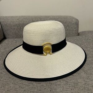 White & Black Chic Sun hat
